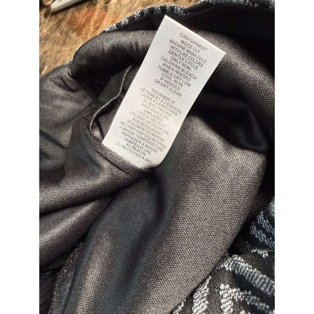 T Tahari Women's sleeveless belted Jumpsuit Black Chevron print NWT Size XS - Picture 12 of 14